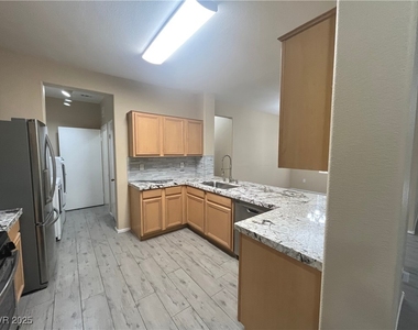 673 Peachy Canyon Circle - Photo Thumbnail 9