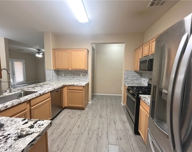 673 Peachy Canyon Circle - Photo Thumbnail 8