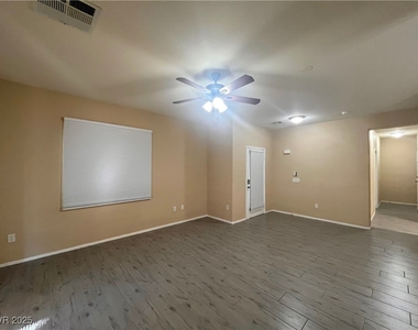 673 Peachy Canyon Circle - Photo Thumbnail 2