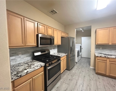 673 Peachy Canyon Circle - Photo Thumbnail 11