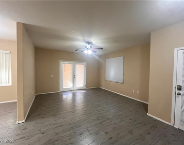 673 Peachy Canyon Circle - Photo Thumbnail 5