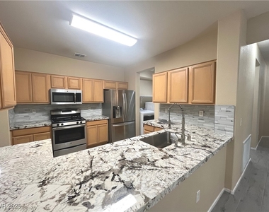 673 Peachy Canyon Circle - Photo Thumbnail 10