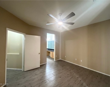 673 Peachy Canyon Circle - Photo Thumbnail 17