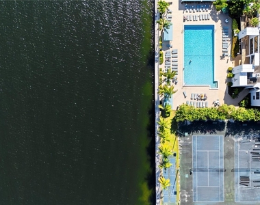 800 Parkview Drive - Photo Thumbnail 26