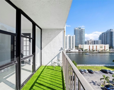 800 Parkview Drive - Photo Thumbnail 1