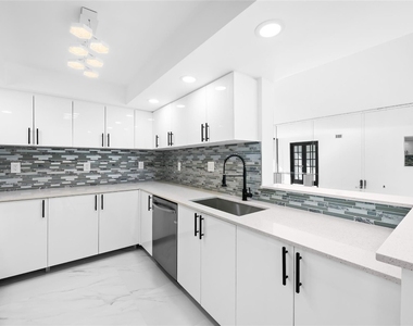 800 Parkview Drive - Photo Thumbnail 2