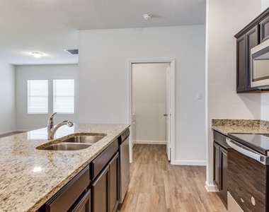205 Briar Cove - Photo Thumbnail 9