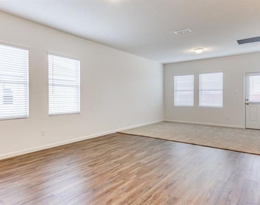 205 Briar Cove - Photo Thumbnail 4
