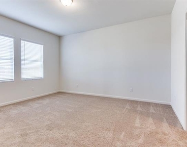 205 Briar Cove - Photo Thumbnail 5