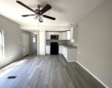 87 Paris Drive - Photo Thumbnail 2