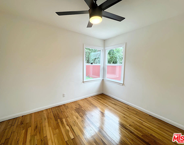 2416 Boone Avenue - Photo Thumbnail 11