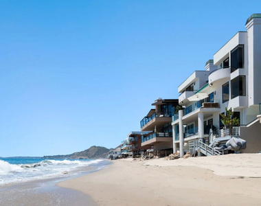 25252 Malibu Road - Photo Thumbnail 21