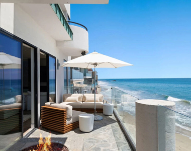 25252 Malibu Road - Photo Thumbnail 8