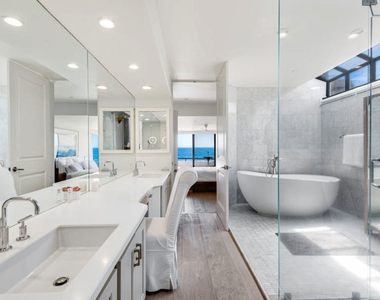 25252 Malibu Road - Photo Thumbnail 2