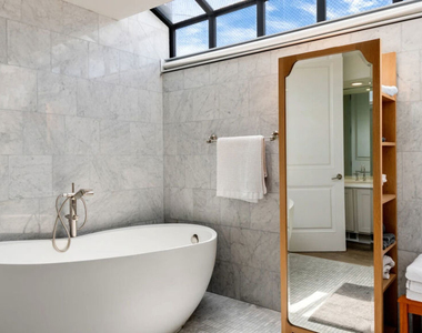 25252 Malibu Road - Photo Thumbnail 11