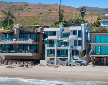 25252 Malibu Road - Photo Thumbnail 20