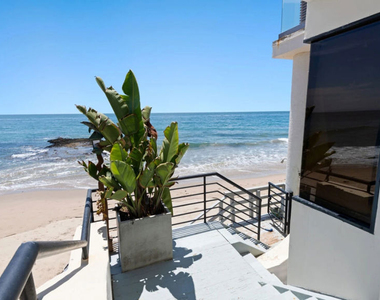 25252 Malibu Road - Photo Thumbnail 22
