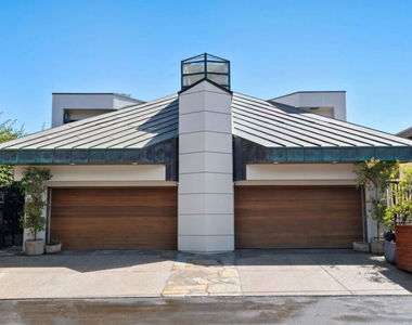 25252 Malibu Road - Photo Thumbnail 19