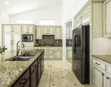 3178 Sunset Hills Boulevard - Photo Thumbnail 5