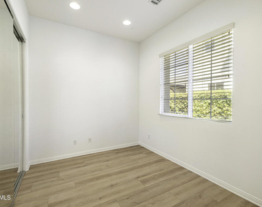 3178 Sunset Hills Boulevard - Photo Thumbnail 11