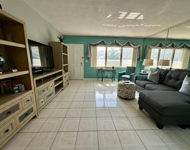 1001 Ne 8th Avenue - Photo Thumbnail 5