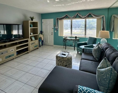 1001 Ne 8th Avenue - Photo Thumbnail 3