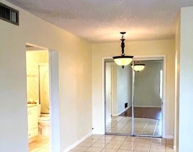 6800 Ne 22nd Way - Photo Thumbnail 5