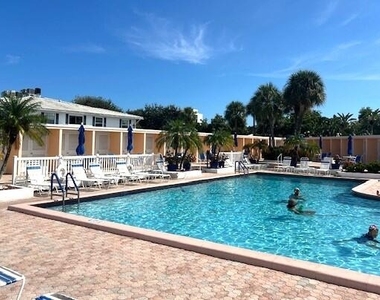 6800 Ne 22nd Way - Photo Thumbnail 21