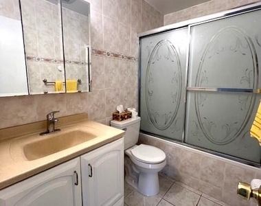 6800 Ne 22nd Way - Photo Thumbnail 11