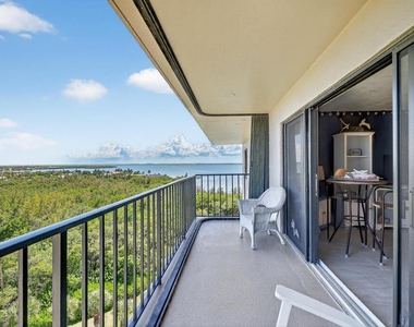 801 S Ocean Drive - Photo Thumbnail 5