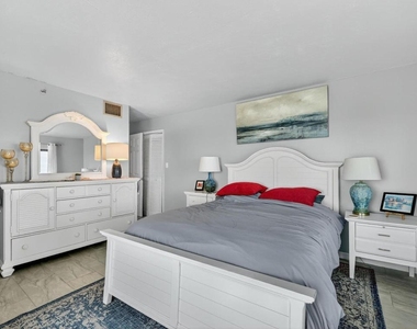 801 S Ocean Drive - Photo Thumbnail 13