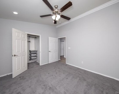 109 Village Green Drive - Photo Thumbnail 6