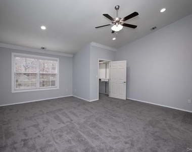 109 Village Green Drive - Photo Thumbnail 7