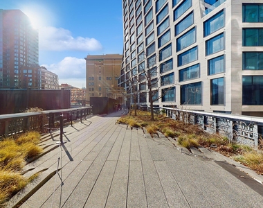 500 W 18th Street - Photo Thumbnail 1
