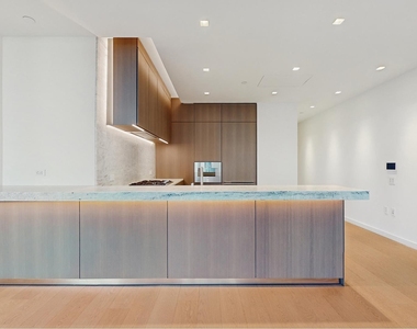 500 W 18th Street - Photo Thumbnail 4