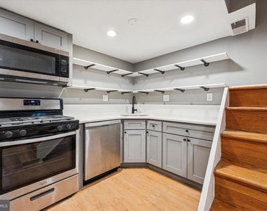 2034 Mount Vernon Street - Photo Thumbnail 5