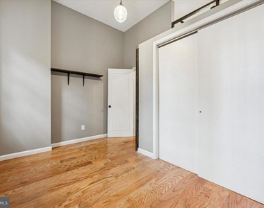 2034 Mount Vernon Street - Photo Thumbnail 2