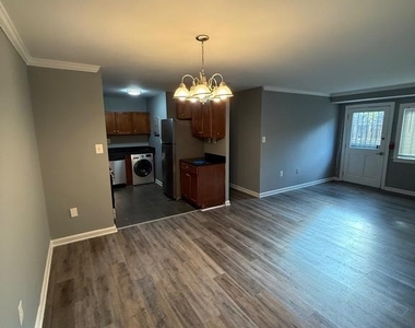 3103 Naylor Road Se - Photo Thumbnail 2