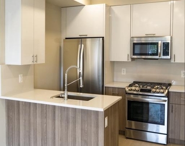812 18th Street Ne - Photo Thumbnail 4