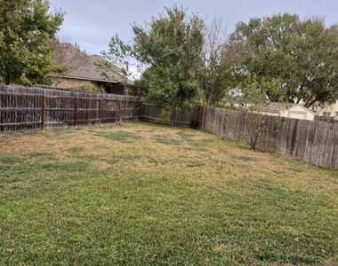 808 Busleigh Castle Way - Photo Thumbnail 28