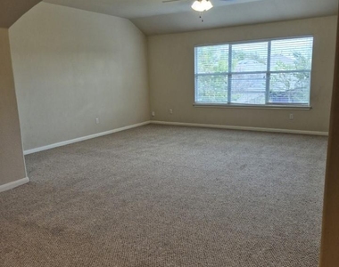 808 Busleigh Castle Way - Photo Thumbnail 16