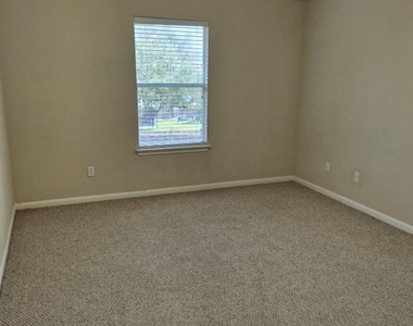 808 Busleigh Castle Way - Photo Thumbnail 23