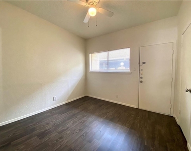 3000 Guadalupe St - Photo Thumbnail 4