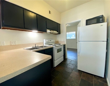 3000 Guadalupe St - Photo Thumbnail 1
