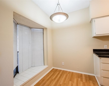 2818 Nueces St - Photo Thumbnail 2