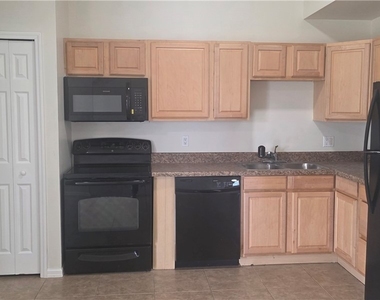 137 Milwaukee Boulevard - Photo Thumbnail 12