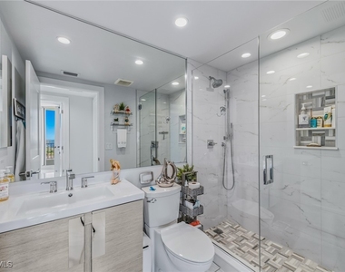1065 Borghese Lane - Photo Thumbnail 21