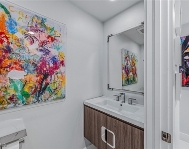 1065 Borghese Lane - Photo Thumbnail 12