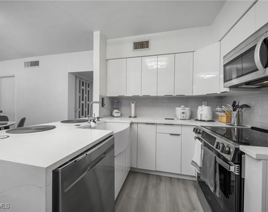 201 S Collier Boulevard - Photo Thumbnail 11