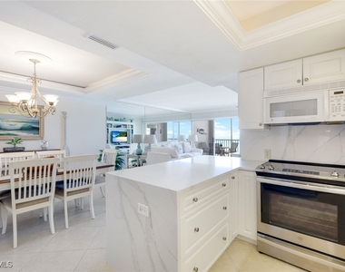 3443 Gulf Shore Boulevard N - Photo Thumbnail 8